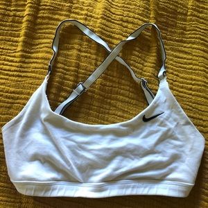 White nike sports bra